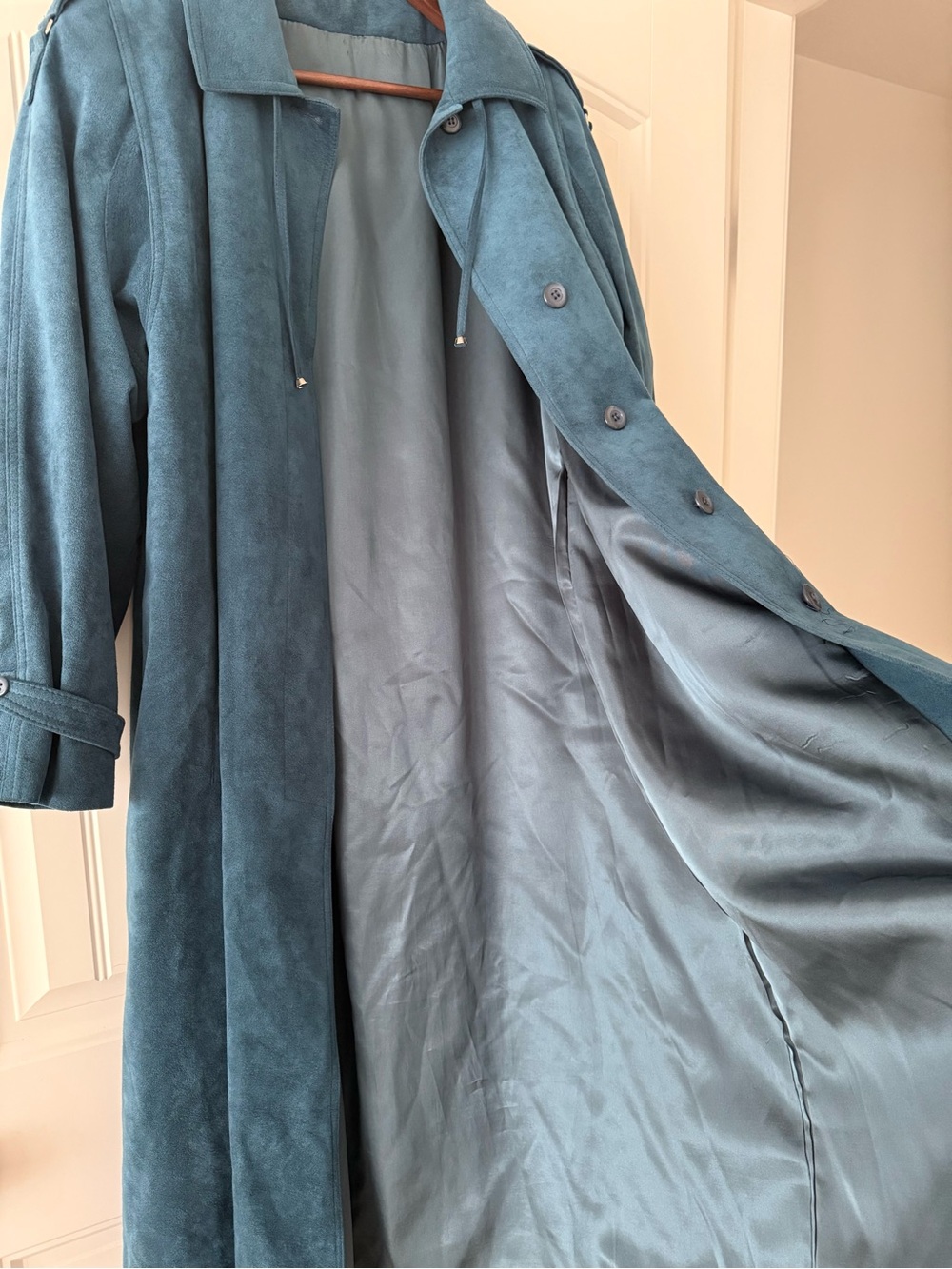 Beautiful Vintage Trench Coat. - Picture 11 of 11